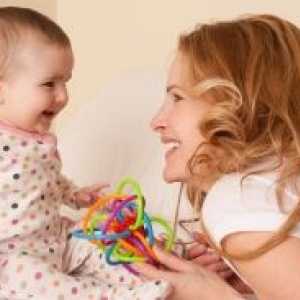 Природни психологијата на доенчиња и раното детство
