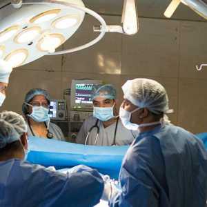 Третман на рак во болница во Индија dharamshila
