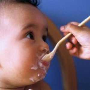 Бебе исхрана треба да биде редовна и разновидна