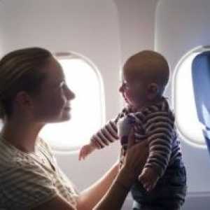 Патување со авион со бебето, најдобро време за тоа