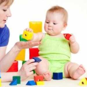 Развојот на детето од 1 година до 1 година и 3 месеца: моторни вештини, креативност, вербална,…
