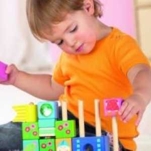 Развојот на детето од 1-ви и 4 месеци до 1 година и 6 месеци: моторни вештини, креативност,…