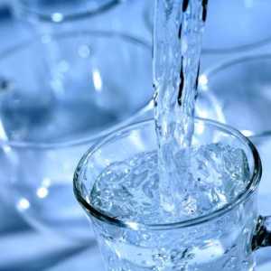 Колку вода треба да се пие на гастритис?