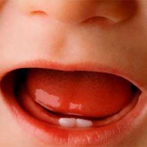 Висока температура и дијареа при никнување на забите кај децата